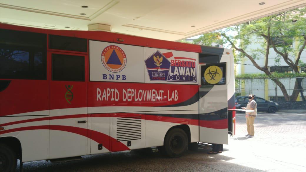 Mobil laboratorium BNPB dalam dokumentasi kegiatan penanganan COVID-19.